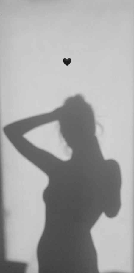 Тень девушки