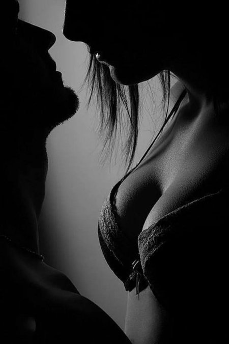 Анна Ковальди, его пленница