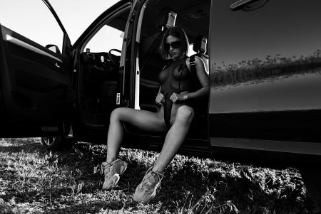 Анна СИВОНА Бонда сиськи