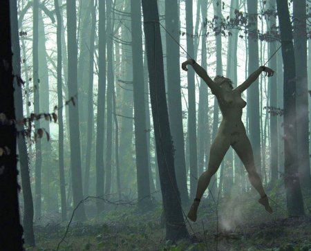 Фотосессия связанная в лесу