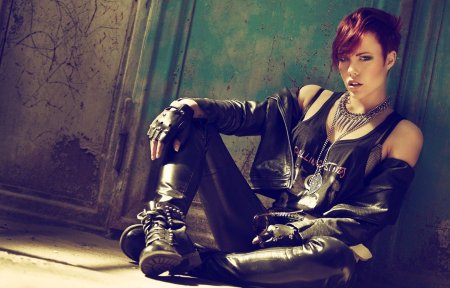 Брутальная девушка