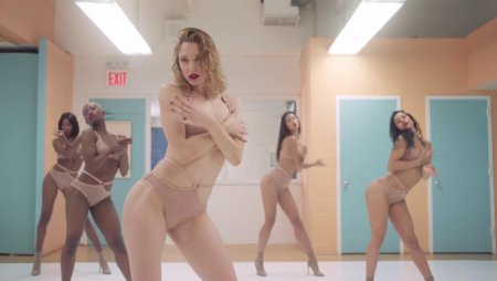 Голые танцующие девушки