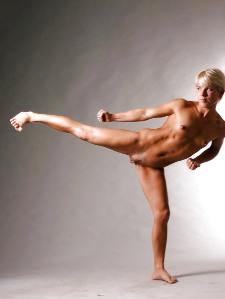 Голые девки каратистки