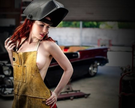 Голая фотосессия на заводе