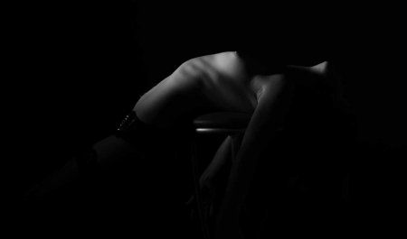 Эротические снимки в темноте