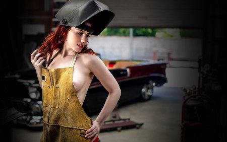 Голая фотосессия на заводе