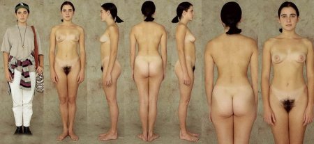 Голые женщины с кривыми ногами