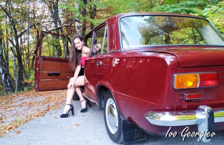 Девушки и Жигули 2107