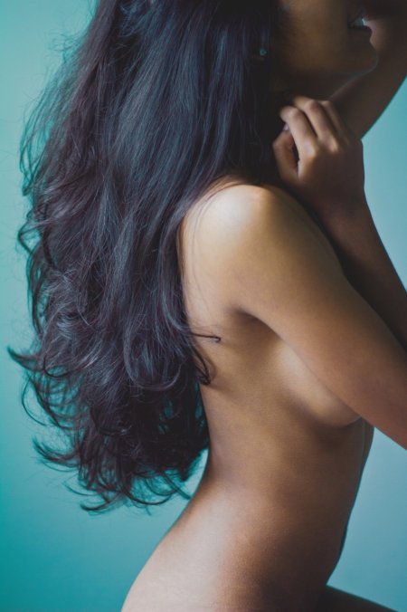 Спина длинные волосы ню