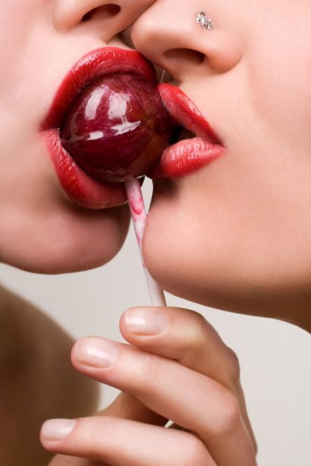 Девушка и Чупа Чупс