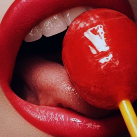 Облизывание Чупа Чупс