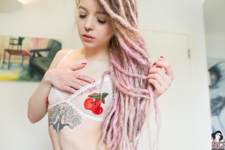 Голые девчонки с дредами