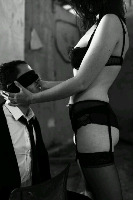 Красивое доминирование мужчины