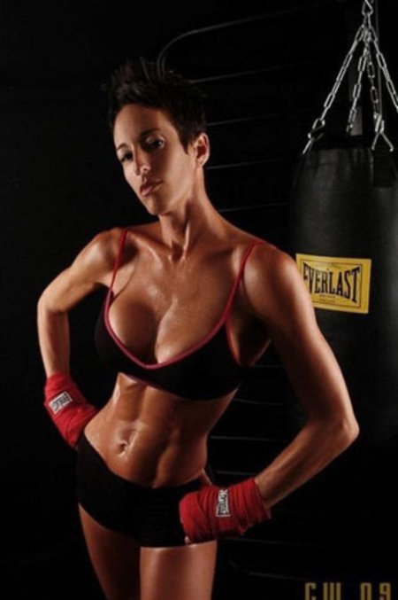 Девушка боксер