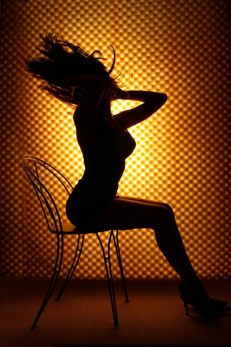 Тень девушки