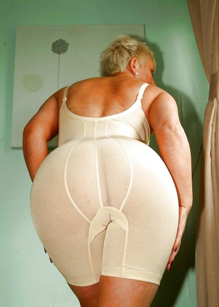 Зрелые толстушки в панталонах