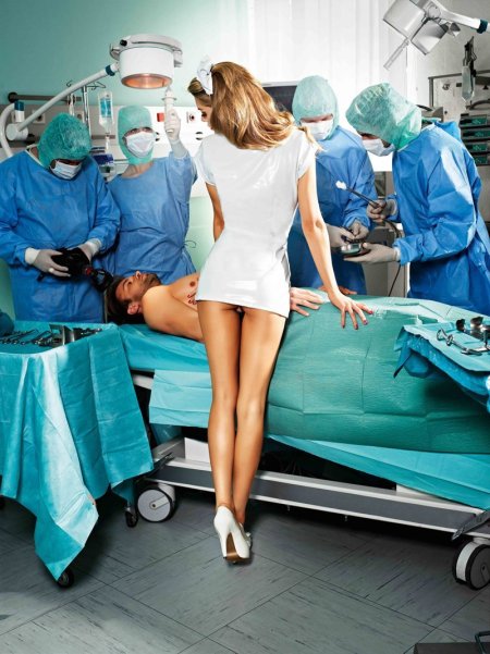 Медсестра в операционной