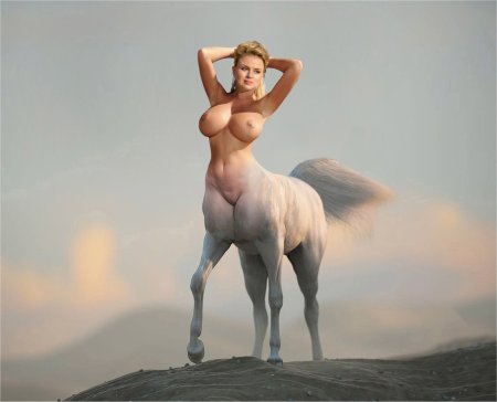 Женщина Кентавр с сиськами