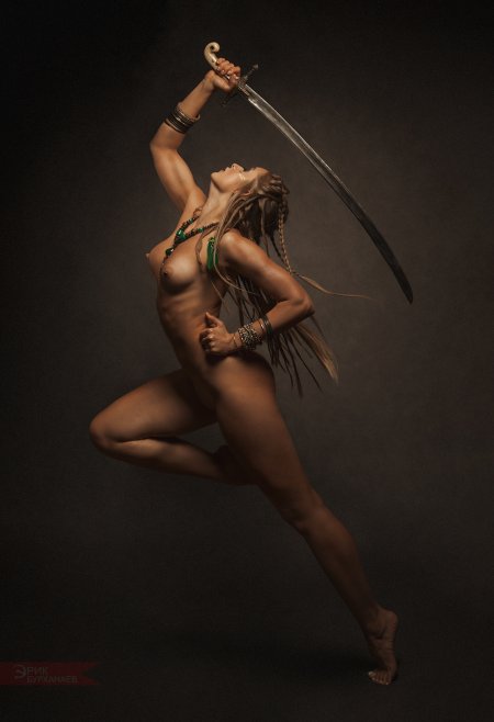 Девушки воительницы ню