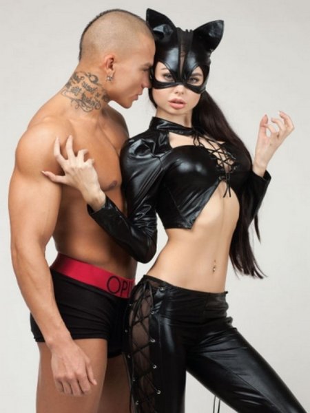 Эротический костюм женщины кошки