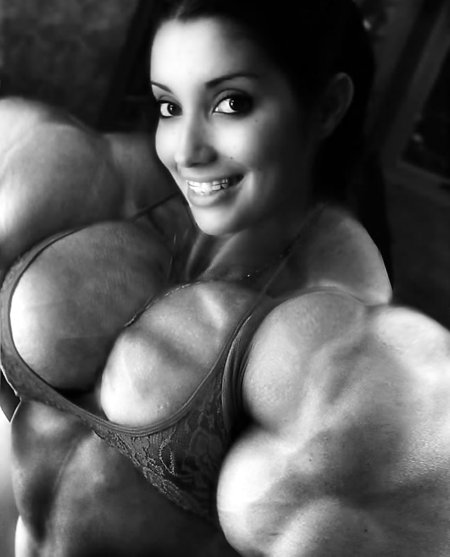 Накаченные грудные у девушек