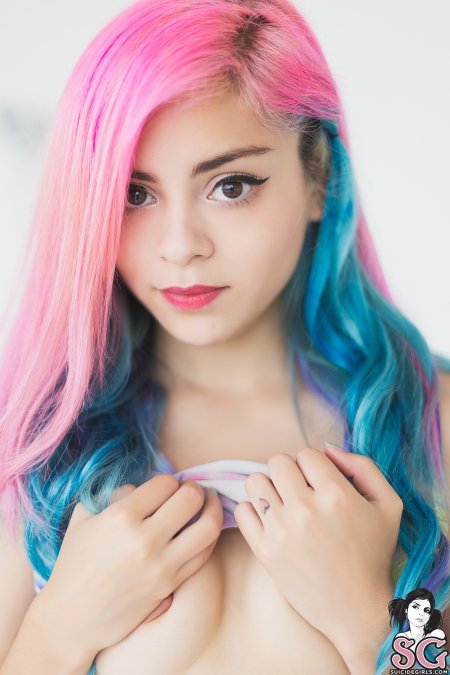 Порноактрисы с цветными волосами
