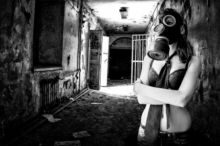 Женский противогаз