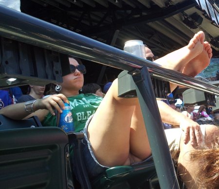 Девушки без трусиков в транспорте