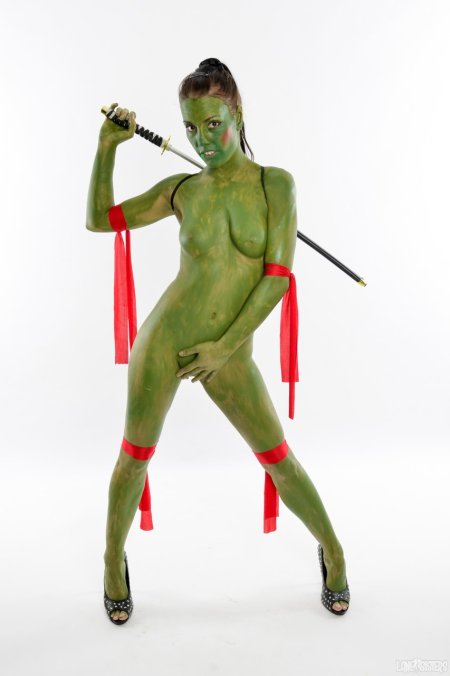 Фото девушки ниндзя ню