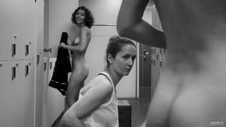 Подглядывание в примерочной