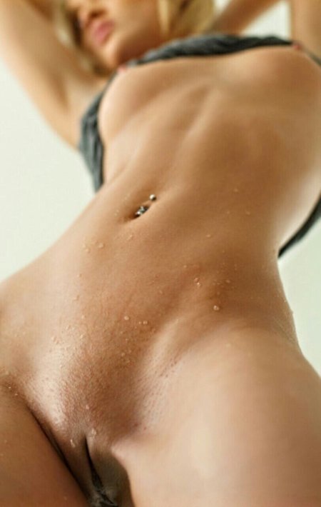 Выпуклый женский лобок