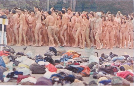 Расстрелянные голые женщины