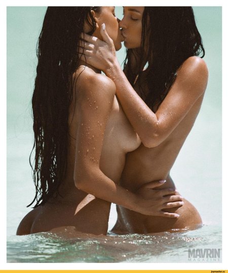 Фото с подругой 2022 год голые