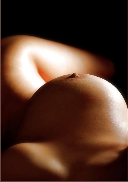 Голые части тела женщины