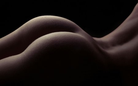 Красивые голые женские попки