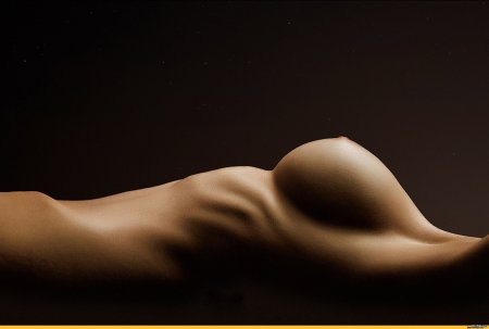 Красивое голое женское тело