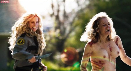 Голая девушка-зомби из фильмов