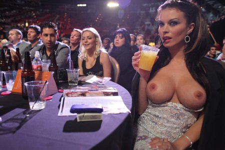 Голые порнозвезды на AVN Awards