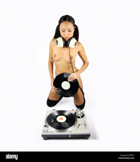 Диджей девушка