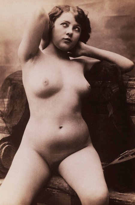 Голые французские дамы.