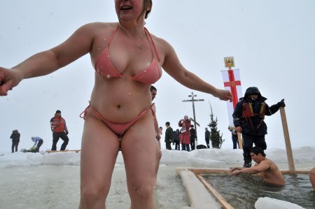 Голые толстушки на крещение