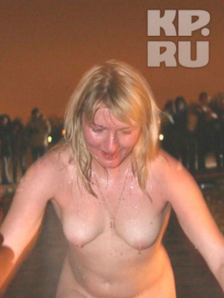 Купание на крещение сиськи