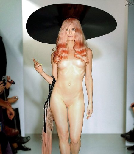 Ванесса Бикрофт обнажение