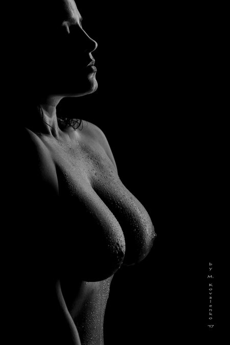 Ню арт большая грудь Lenin