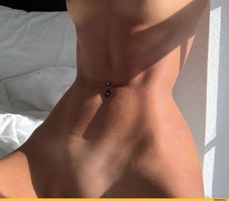 Красивые голые женские животики