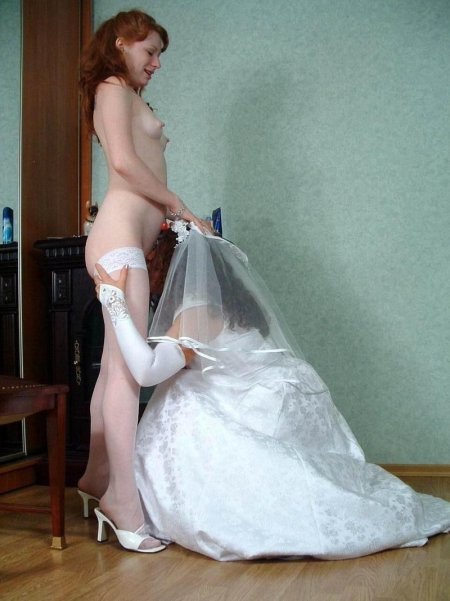 Девушки в свадебных платьях ню