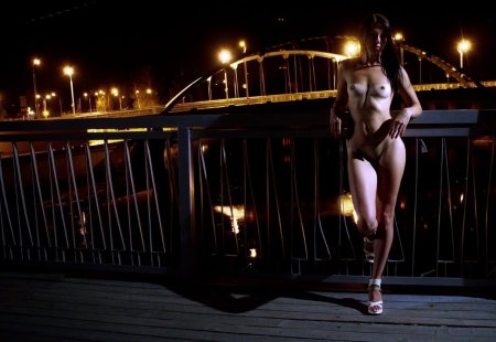 Ночная прогулка голышом