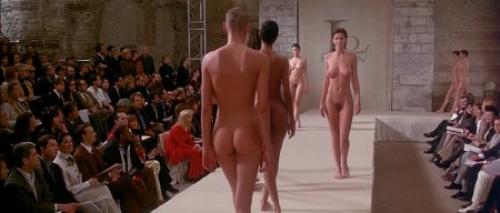 Голая мода Чарли Ле Минду