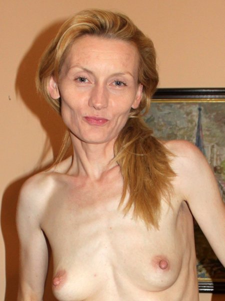 Голые худенькие зрелые
