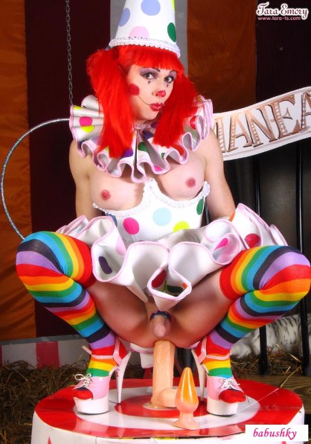 Голые женщины клоунессы